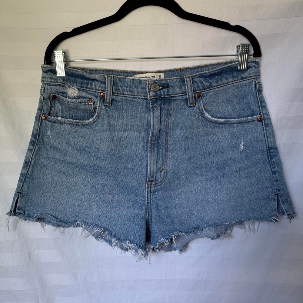 Abercrombie & Fitch The Mom Short High Rise Blue Denim Shorts Size 30
